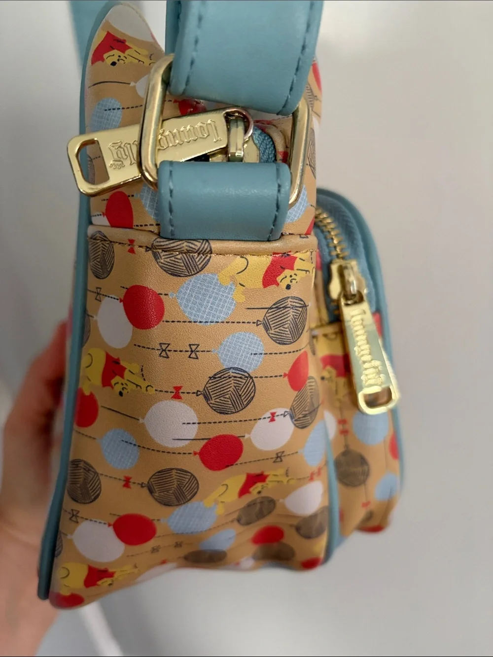Loungefly Disney‎ Beige Winnie the Pooh Balloon Crossbody Bag with Blue Trim